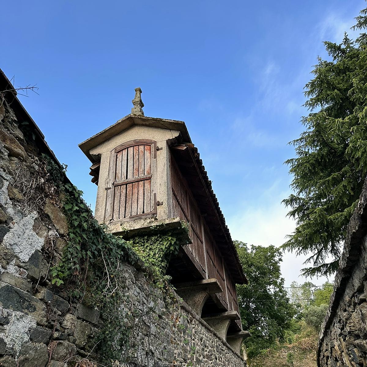 Hórreo gallego en el Camino